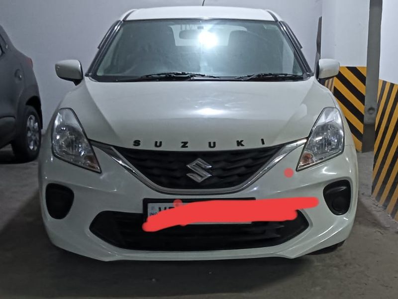 White Maruti Suzuki Baleno
