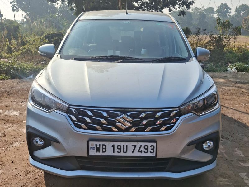 Silver Maruti Suzuki Ertiga